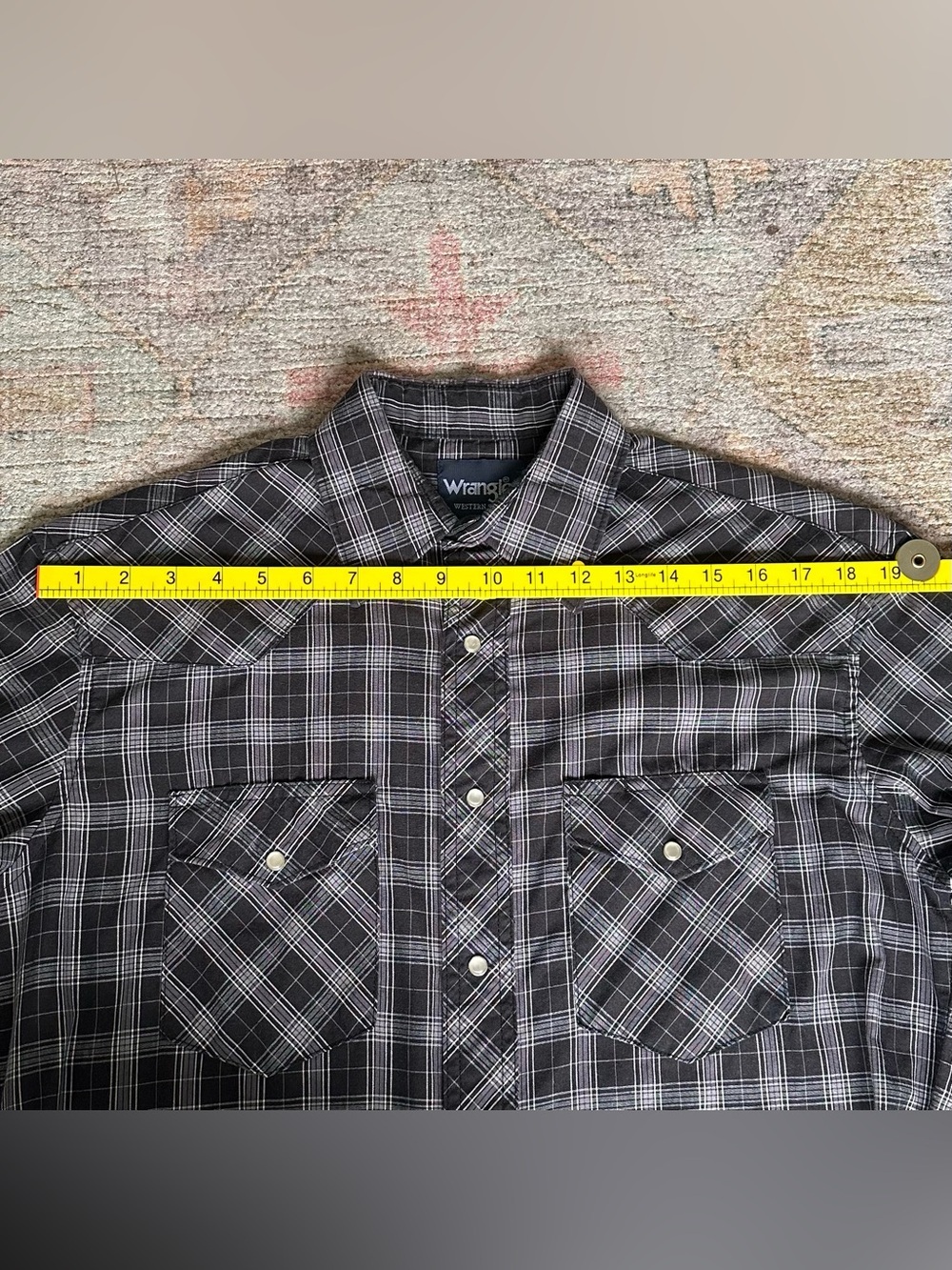 Wrangler Men's Black Plaid Button Down Shirt - Picture 7 of 7